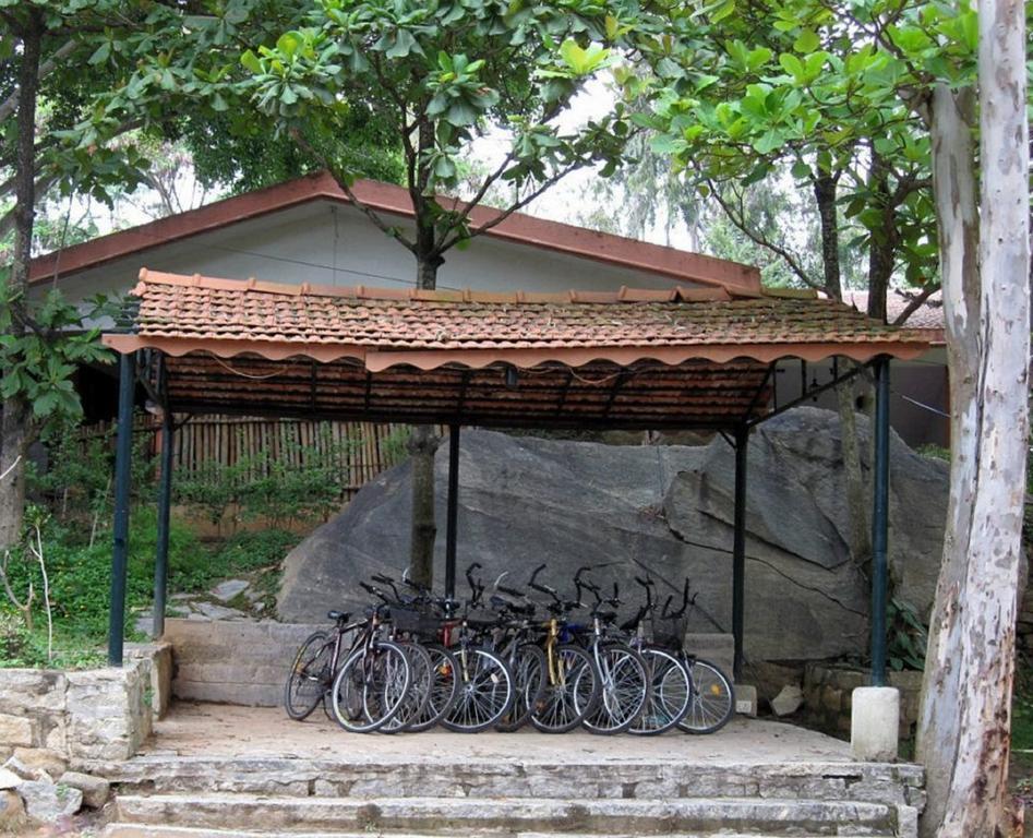 Eagle Ridge Resort Bangalore Esterno foto