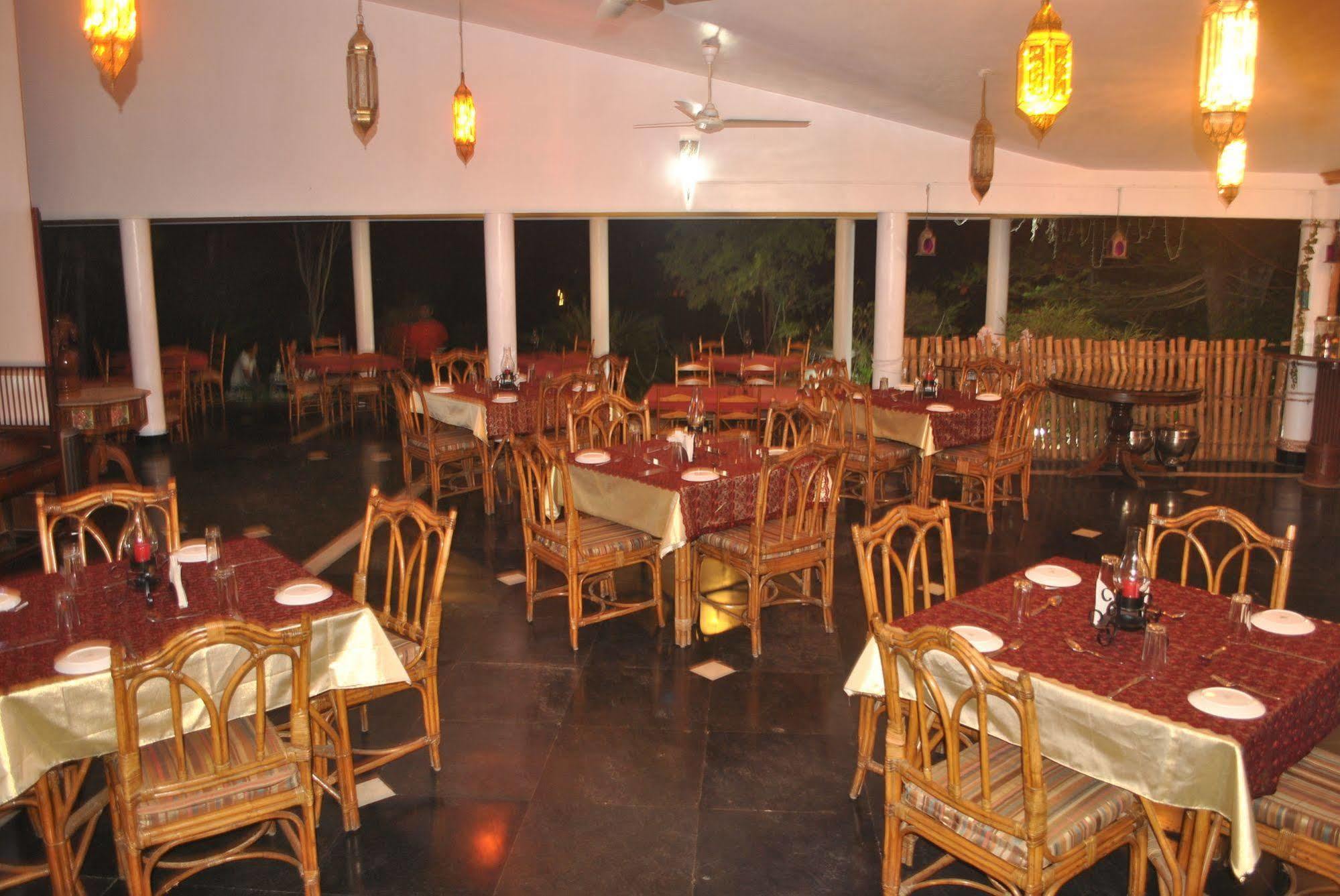 Eagle Ridge Resort Bangalore Esterno foto