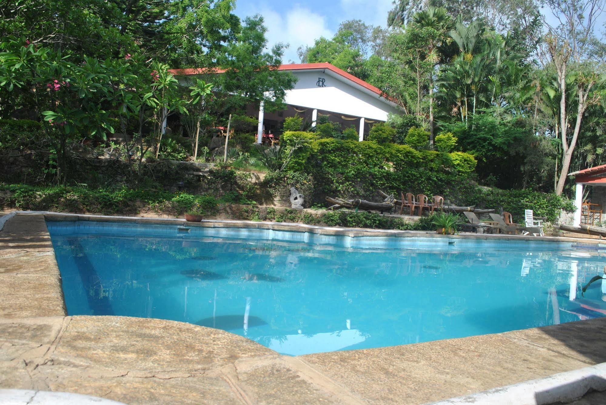 Eagle Ridge Resort Bangalore Esterno foto