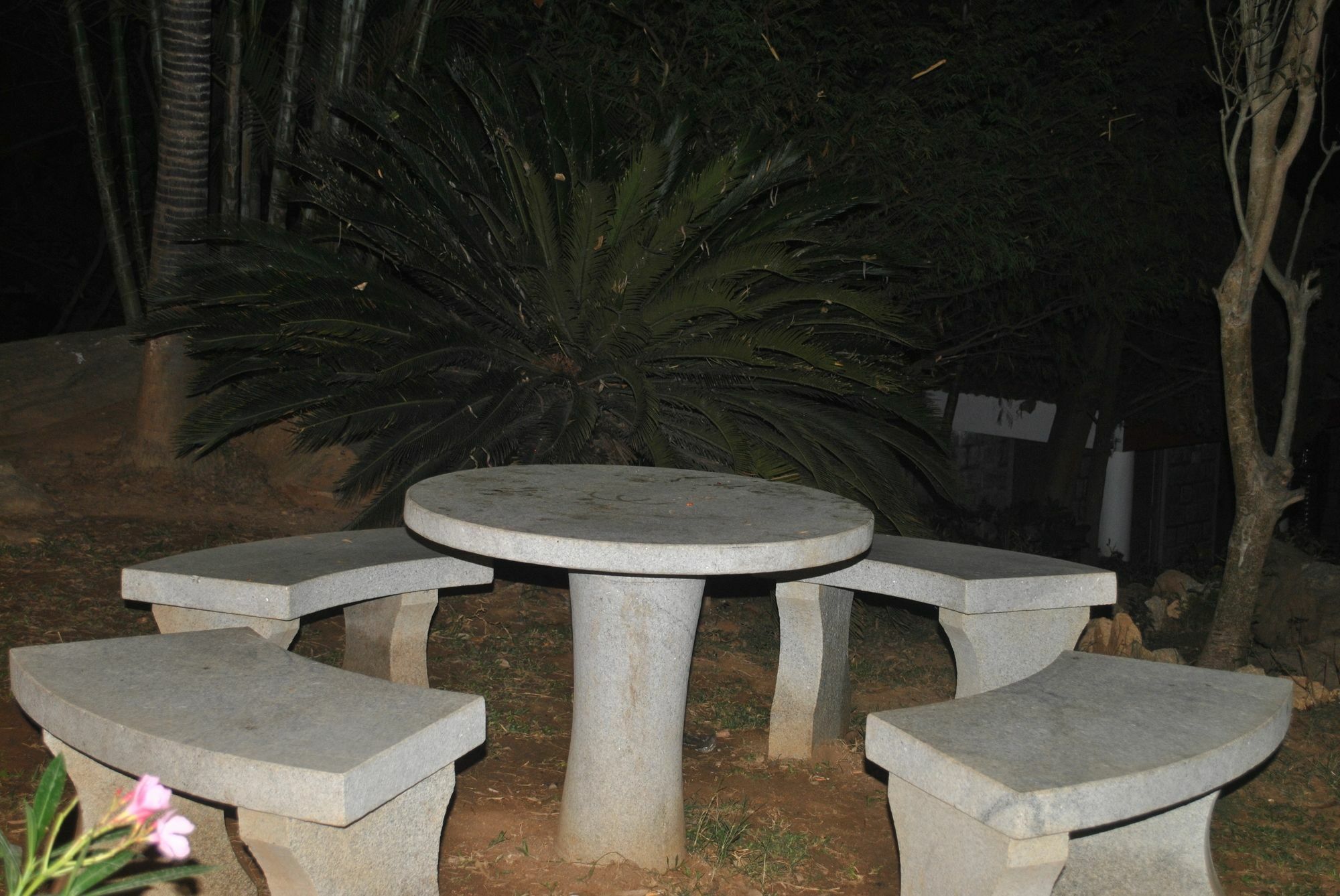 Eagle Ridge Resort Bangalore Esterno foto